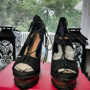 NWT - Back Wedge Sandal